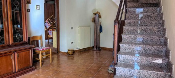 4 bedrooms House in Norcia, Italy No. 164729 10