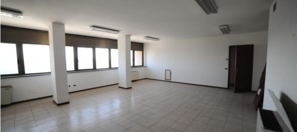 Офис 4520м² в Рим, Италия № 373368 2