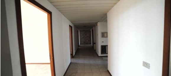 Офис 4520м² в Рим, Италия № 373368 8