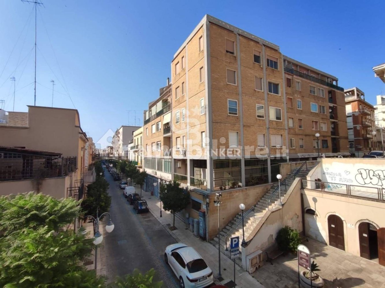 3-salle Bureau à Brindisi, Italy No. 302203