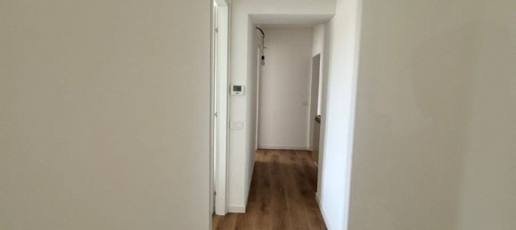 Квартира с 3 комнатами в Стеццано, Италия № 3411 23