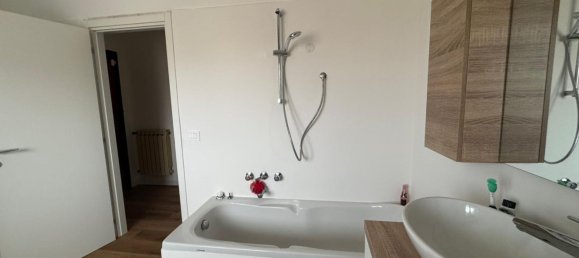 Квартира с 3 комнатами в Стеццано, Италия № 3411 24