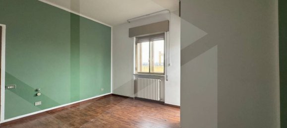 Здание с 5 комнатами в Матера, Италия № 18748 18