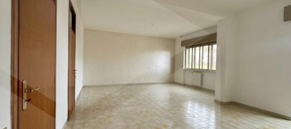 Здание с 5 комнатами в Матера, Италия № 18748 8