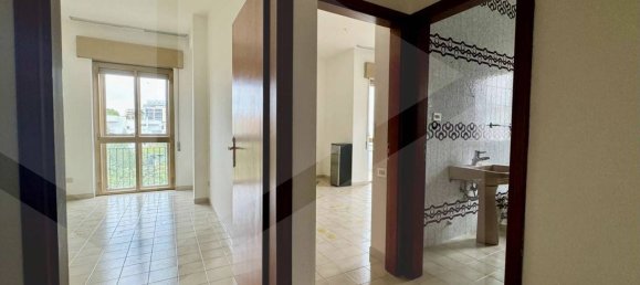 Здание с 5 комнатами в Матера, Италия № 18748 17