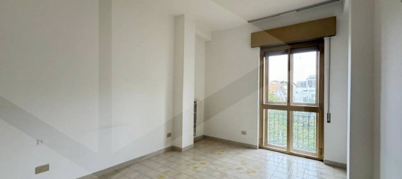 Здание с 5 комнатами в Матера, Италия № 18748 14