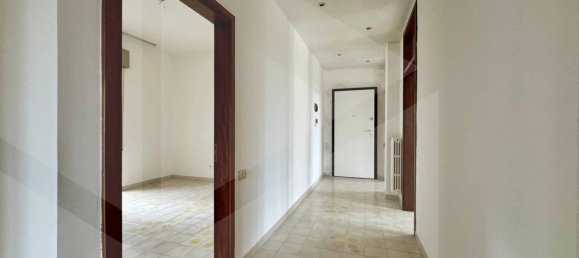 Здание с 5 комнатами в Матера, Италия № 18748 11