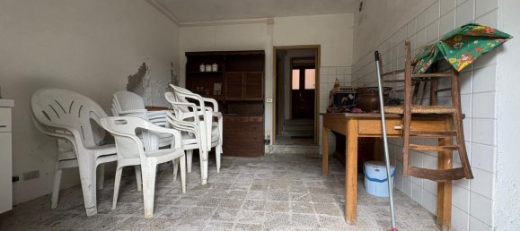 7 rooms House in Valdilana, Italy No. 302799 32