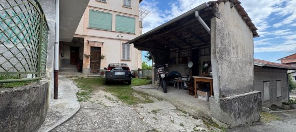 7 rooms House in Valdilana, Italy No. 302799 3