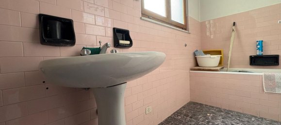 7 rooms House in Valdilana, Italy No. 302799 31