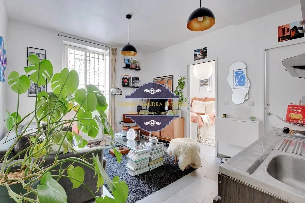 Apartamento de 2 dormitorios en Paris, France No. 320762