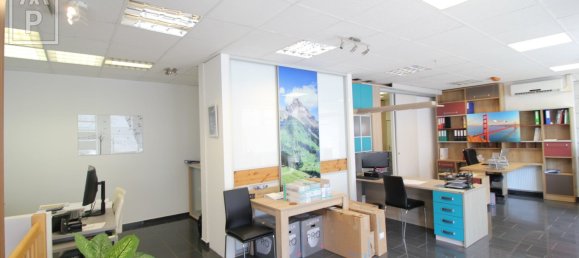 94m² Commercial property in Hernals, Austria No. 236002 3