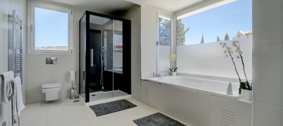 6 bedrooms Villa in Marbella, Spain No. 84153 8