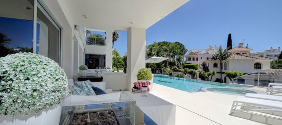 6 bedrooms Villa in Marbella, Spain No. 84153 32