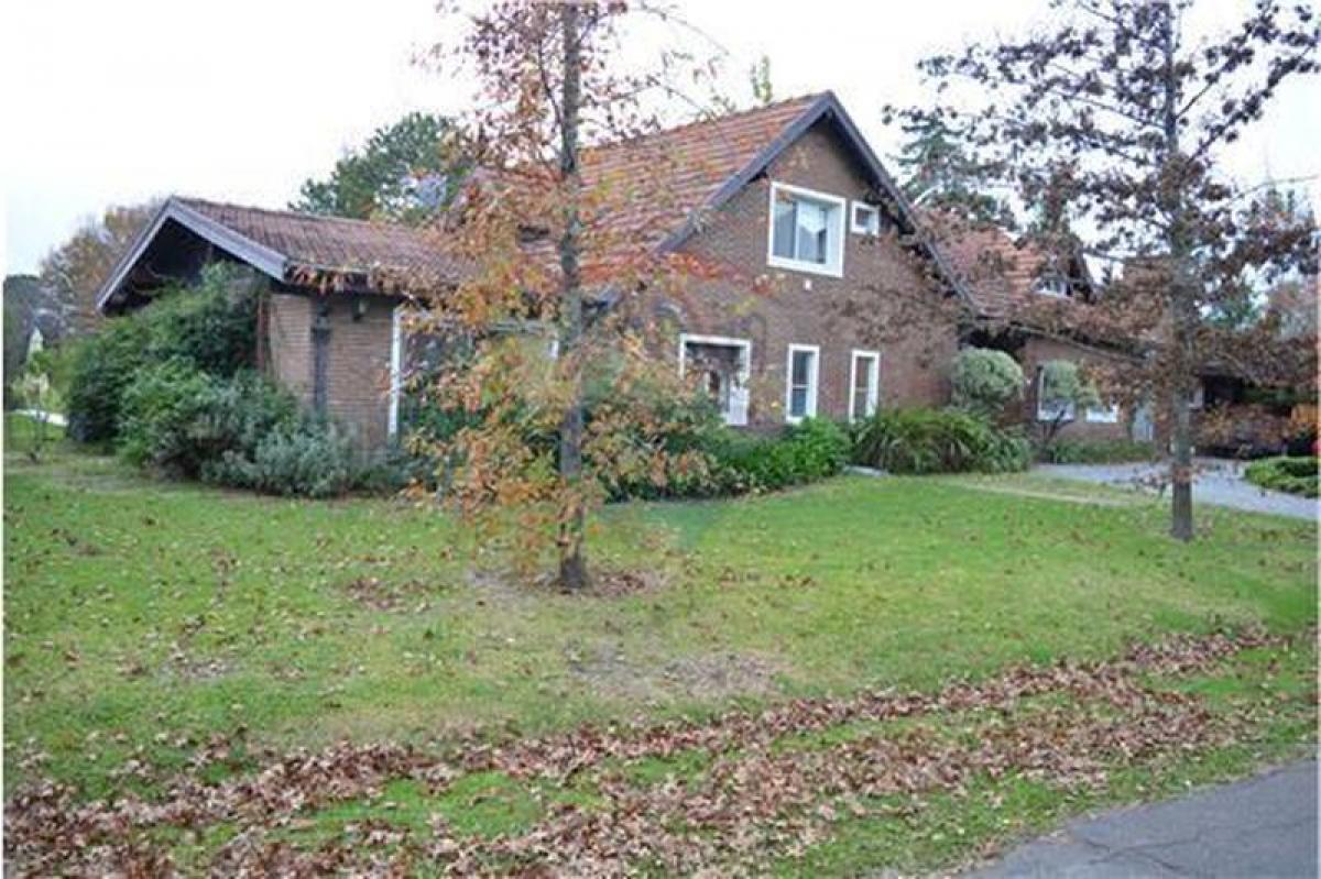 Дом с 5 спальнями в Буэнос-Айрес, Аргентина № 81078