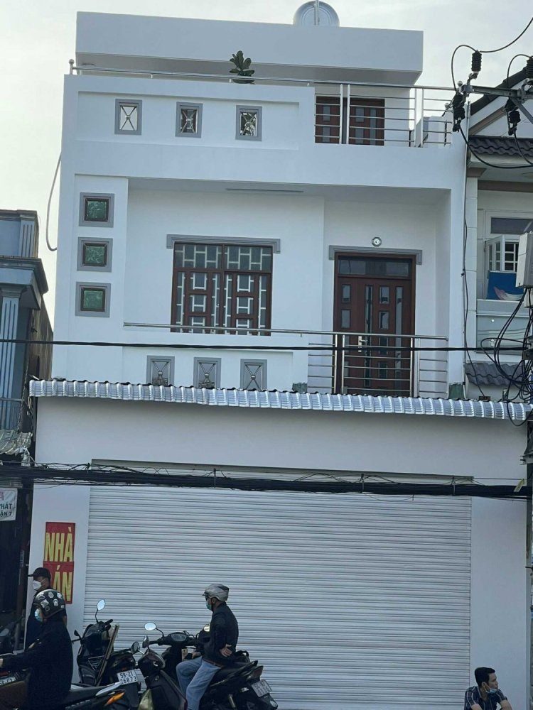 144m² Townhouse in District 7, Vietnam No. 19481