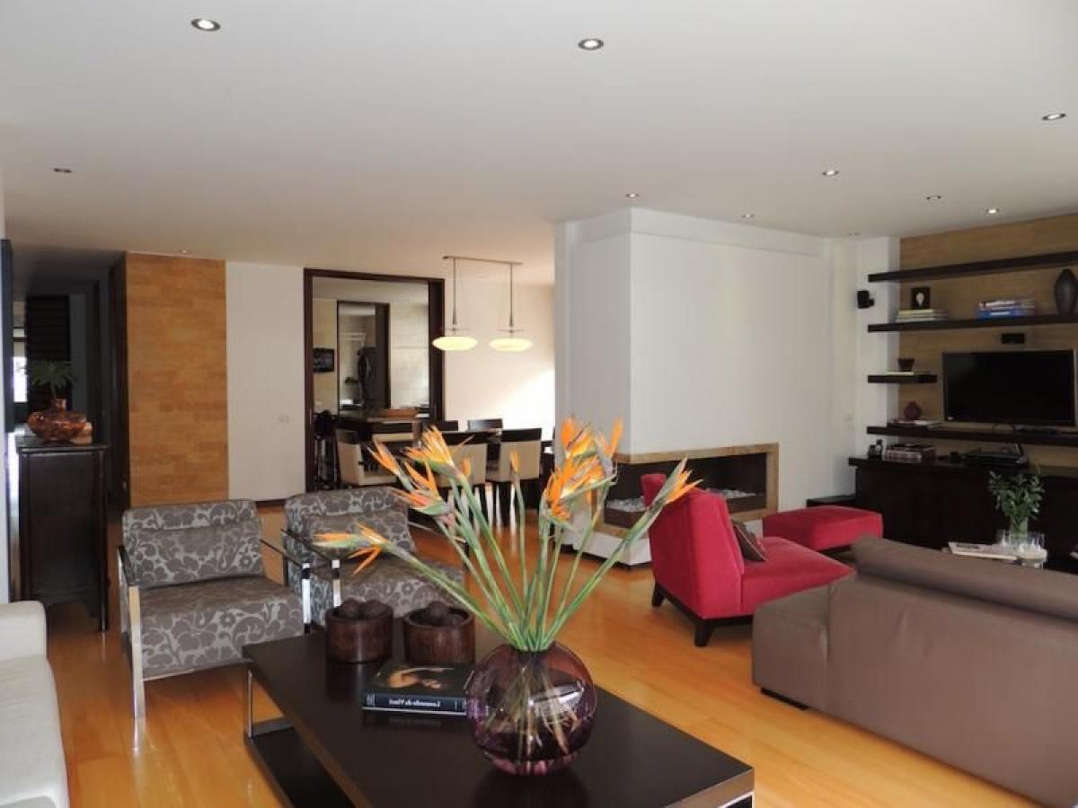 3 bedrooms House in Bogota, Colombia No. 9991