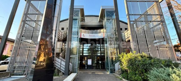 Коммерческая недвижимость с 2 комнатами в Имола, Италия № 33322 4