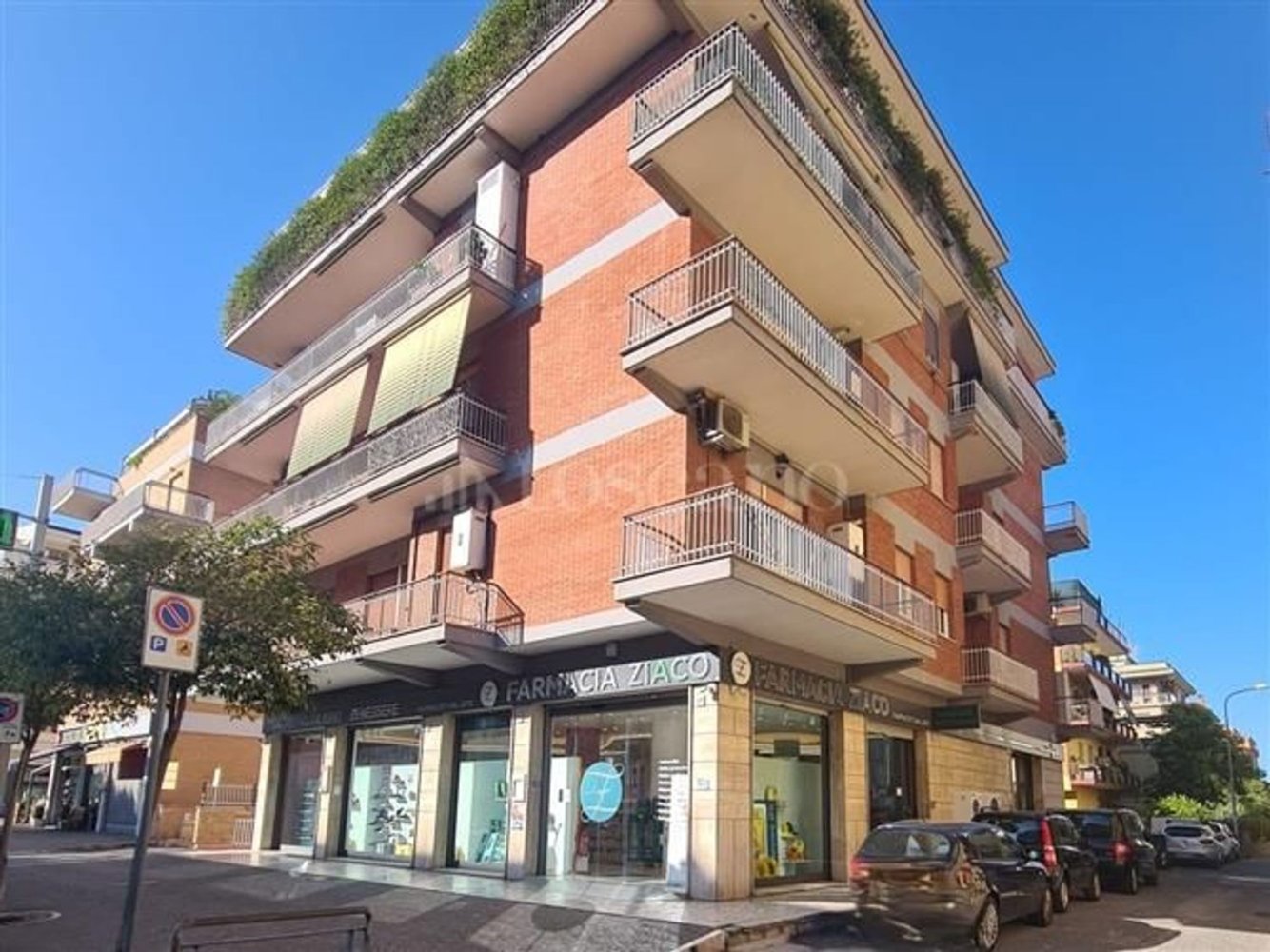 4 غرف نوم شقة في Pomezia, Italy رقم 373506