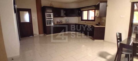 4 bedrooms Commercial property in Kato Polemidia, Cyprus No. 21440 2