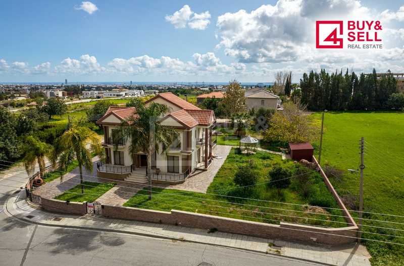 4 bedrooms Commercial property in Kato Polemidia, Cyprus No. 21440