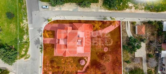 4 bedrooms Commercial property in Kato Polemidia, Cyprus No. 21440 4