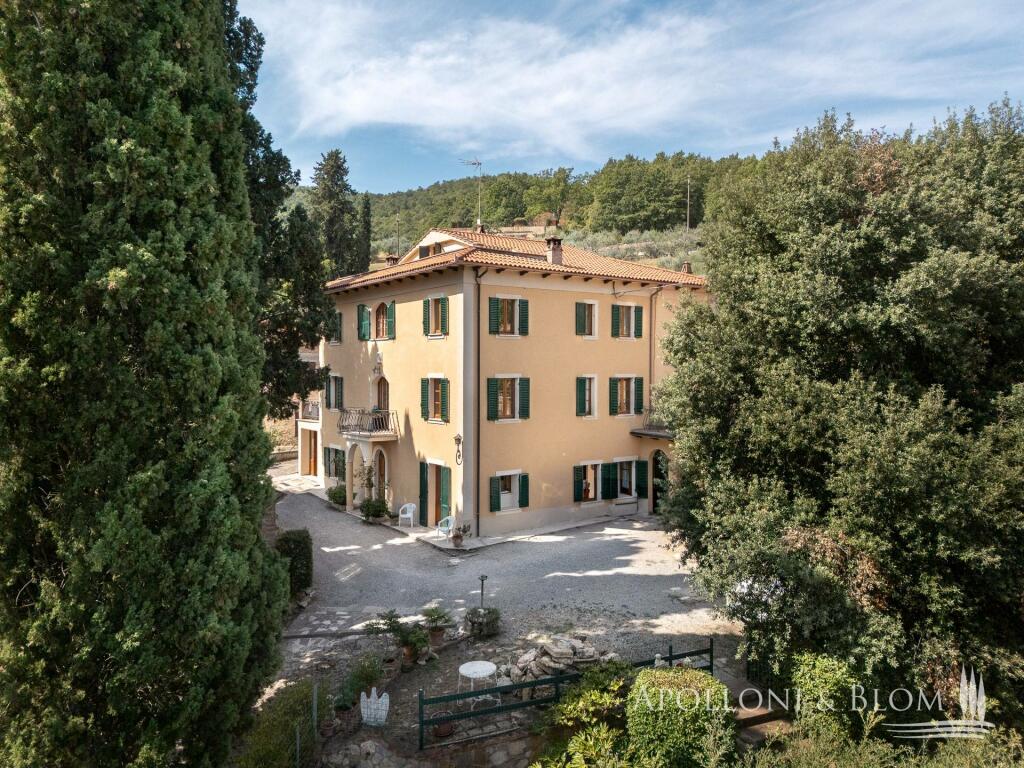 6 bedrooms Villa in Montepulciano, Italy No. 52757