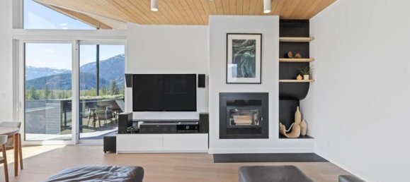 5 bedrooms House in British Columbia, Canada No. 1104 7