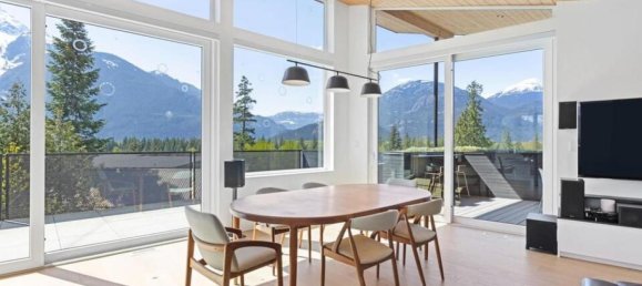 5 bedrooms House in British Columbia, Canada No. 1104 9