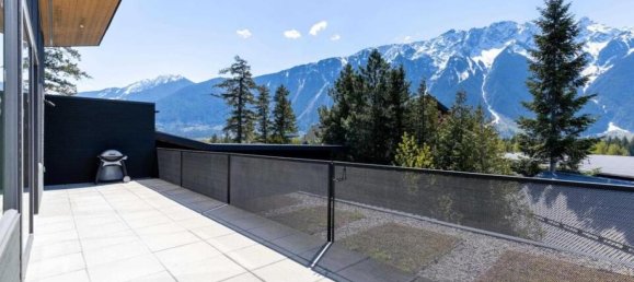 5 bedrooms House in British Columbia, Canada No. 1104 2