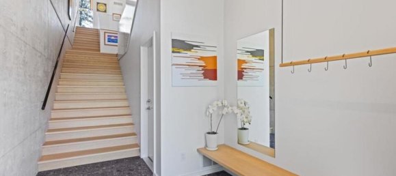 5 bedrooms House in British Columbia, Canada No. 1104 5