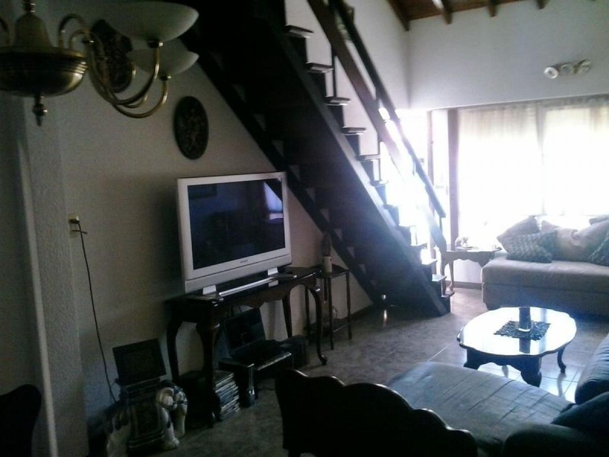 4 bedrooms House in Mar del Plata, Argentina No. 100095