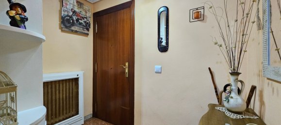 Квартира с 3 спальнями в Витория-Гастейс, Испания № 140911 3