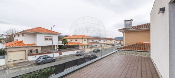 3 bedrooms House in Brito, Portugal No. 187274 4