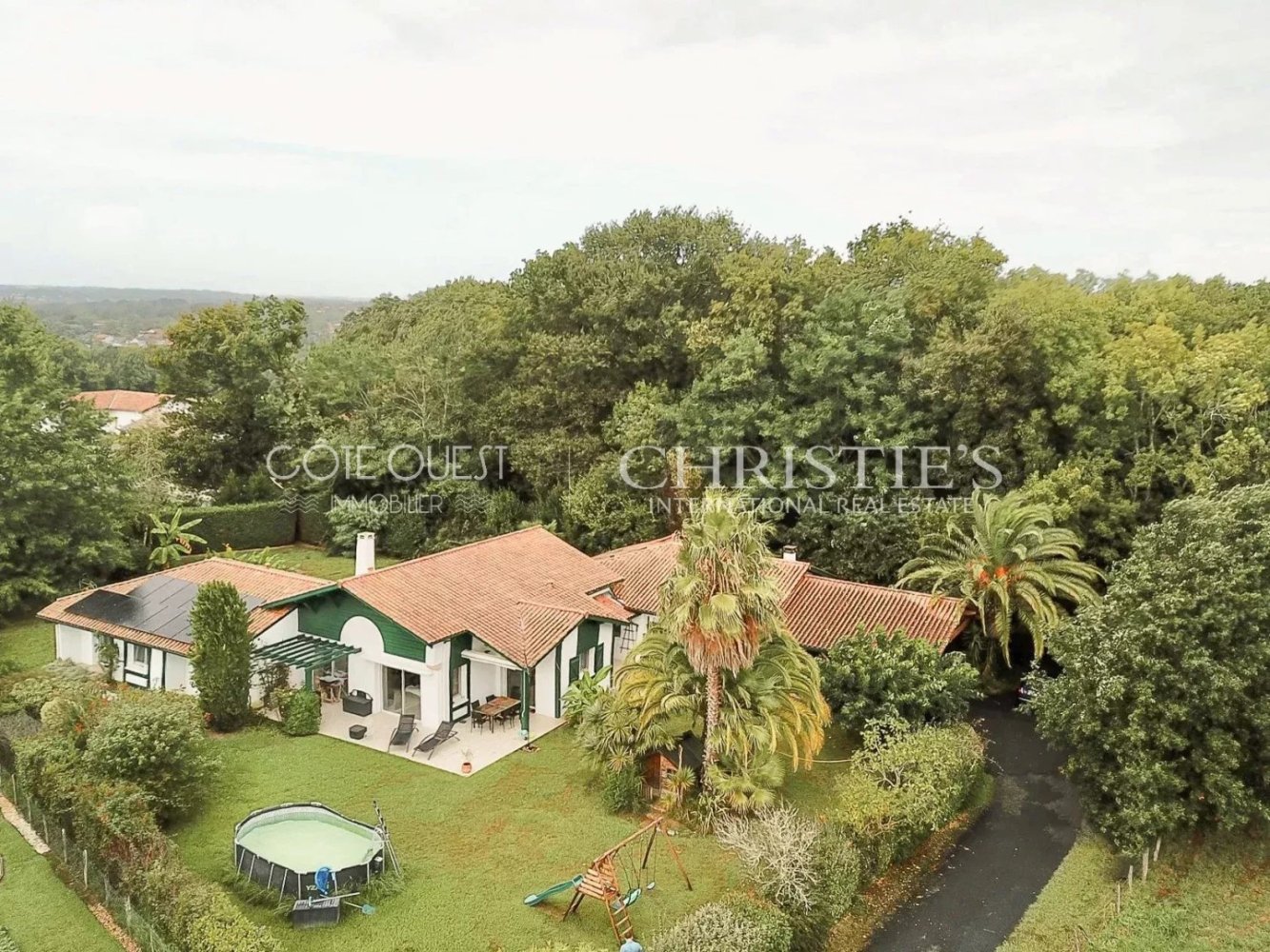 Casa de 6 dormitorios en Villefranque, France No. 352828