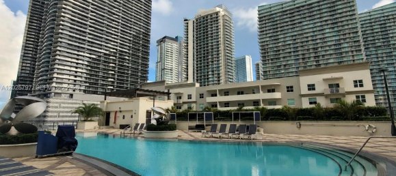 2 dormitorios propiedad comercial en alquiler en Miami, Miami-Dade, Florida, USA № 615234 2