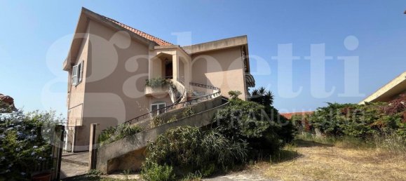 3 bedrooms Apartment in Scalea, Italy No. 137795 3