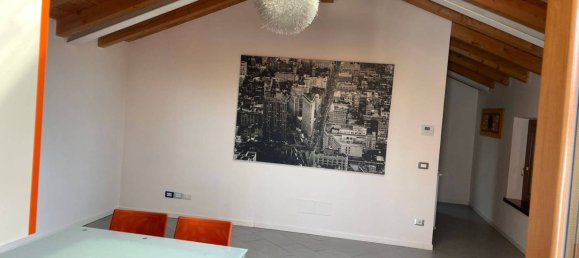 2 bedrooms Apartment in Udine, Italy No. 99460 4