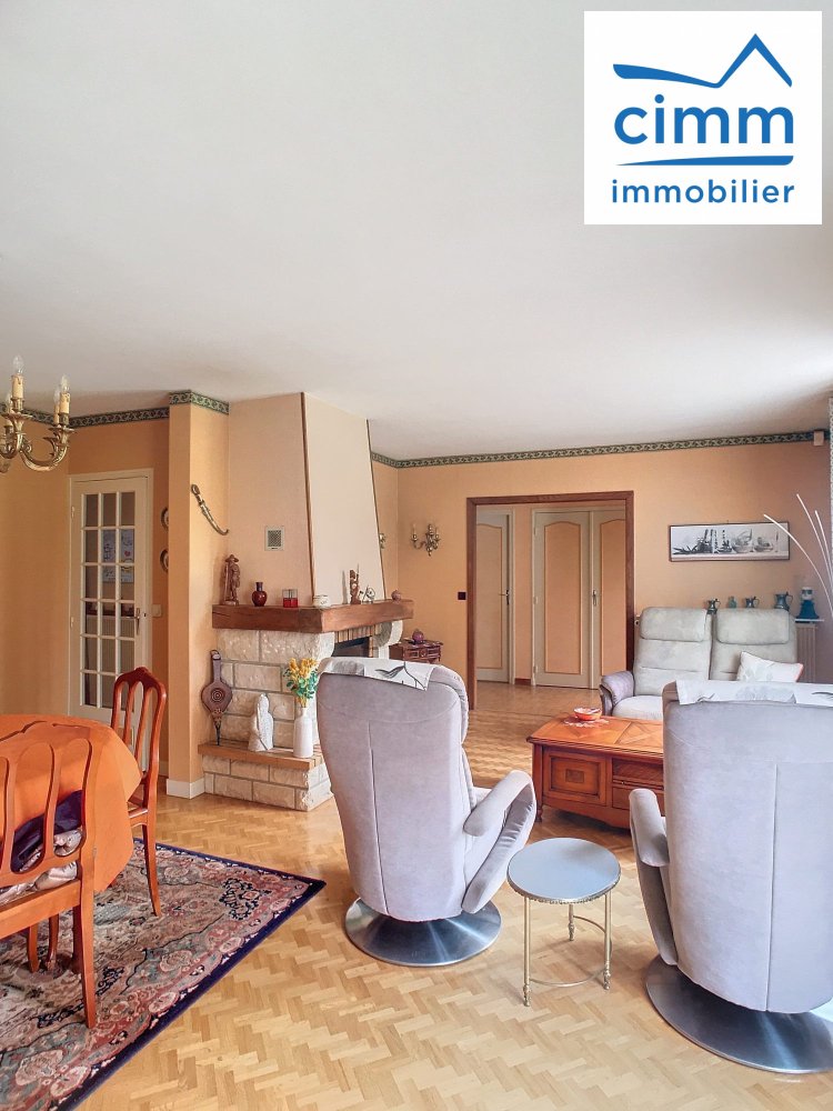 5 bedrooms House in Amilly, France No. 154478