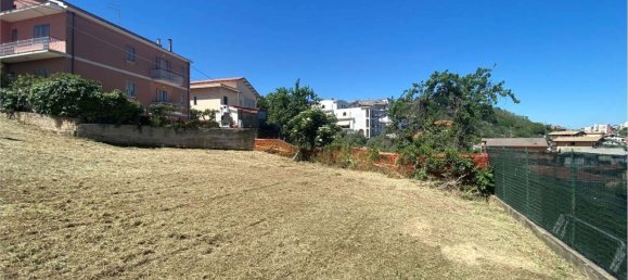  قطعة أرض في Pescara, Italy رقم 58574 9