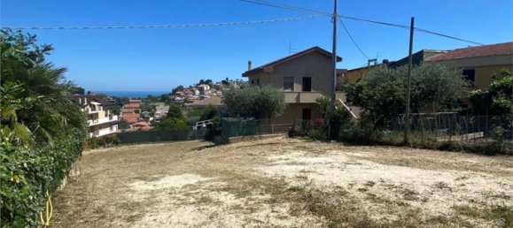  قطعة أرض في Pescara, Italy رقم 58574 2