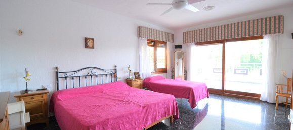 Villa de 7 dormitorios en La Zenia, Spain No. 1035 10