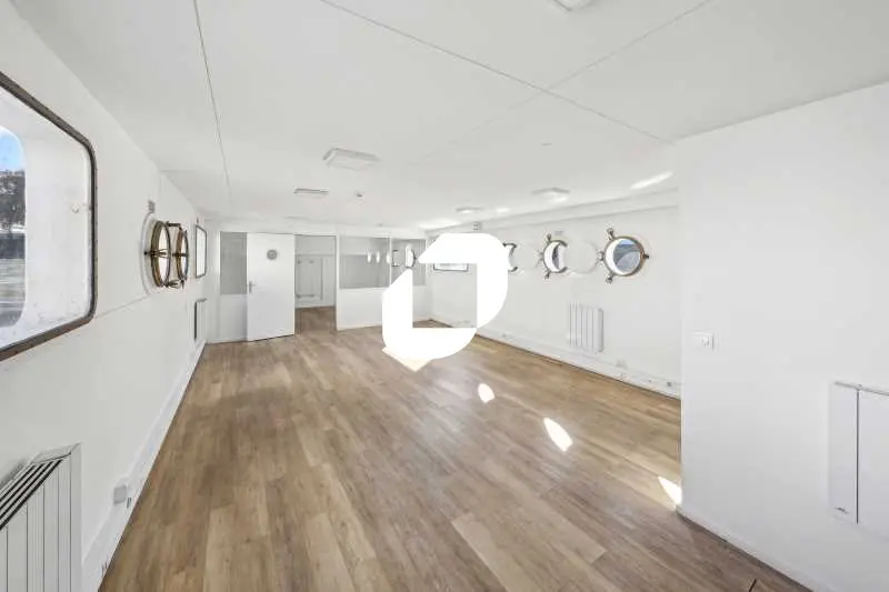 Büro in Asnieres-sur-Seine, France 265m², Nr. 302393