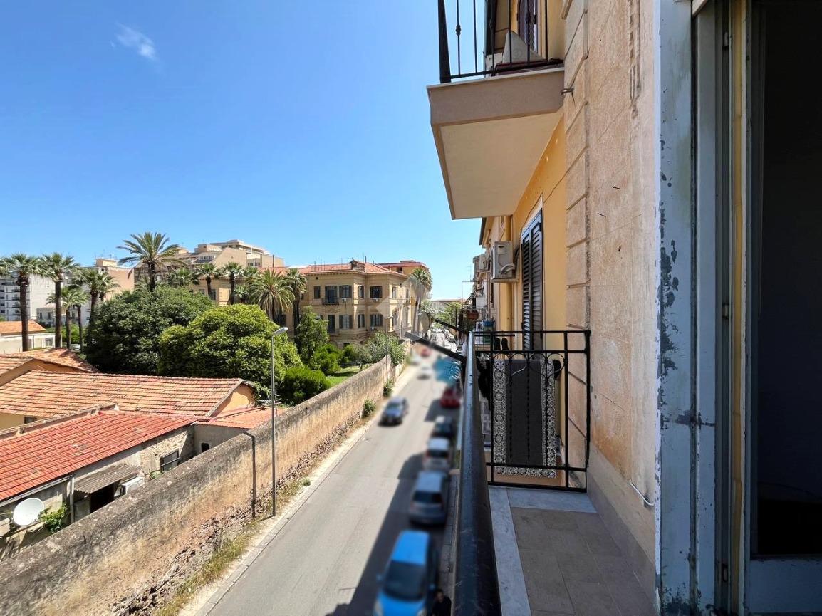 Apartamento de 3 habitaciónes en Palermo, Italy No. 29737