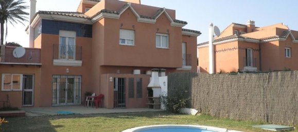 4 bedrooms Townhouse in Estepona, Spain No. 100730 2