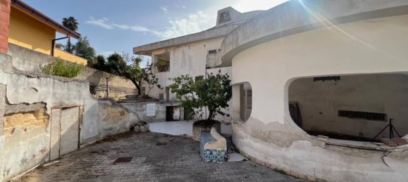 7 bedrooms Villa in Palermo, Italy No. 64921 9