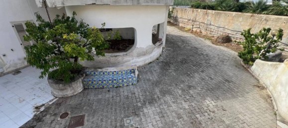 7 bedrooms Villa in Palermo, Italy No. 64921 10