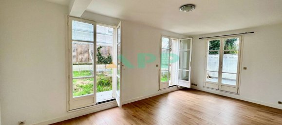 280m² Building in Bretigny-sur-Orge, France No. 178610 3