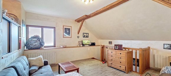 3 bedrooms Castles in Bonne, France No. 190826 15