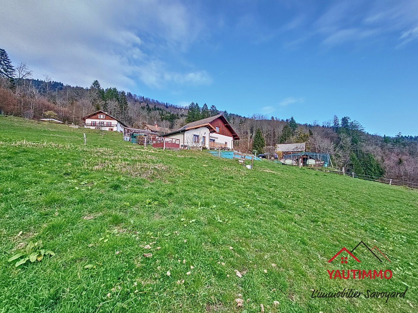 3 bedrooms Castles in Bonne, France No. 190826